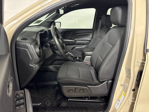 Used 2023 Chevrolet Colorado Trail Boss AWD/4WD image 28