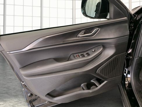 New 2025 Jeep Grand Cherokee L Altitude image 19