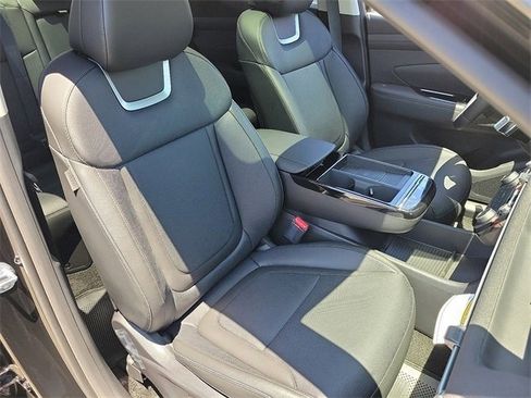New 2025 Hyundai Tucson Limited image 15