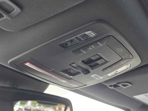 Used 2022 Toyota Sienna XSE w/ XSE Plus Package FWD image 39
