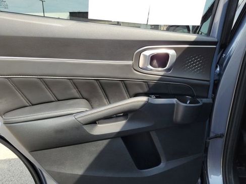 Used 2023 Kia Sorento SX AWD/4WD image 18