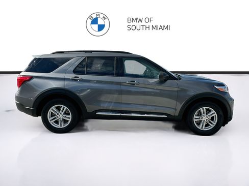 Used 2024 Ford Explorer XLT RWD image 8