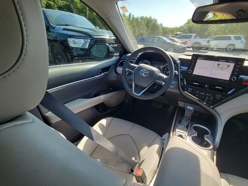 Used 2023 Toyota Camry XLE image 7