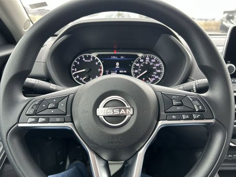 Used 2025 Nissan Sentra SV FWD image 24