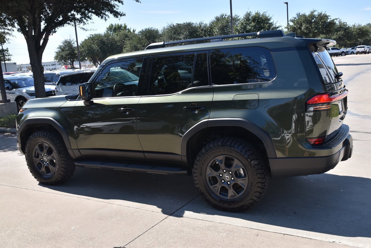 Used 2024 Lexus GX 550 AWD/4WD image 11