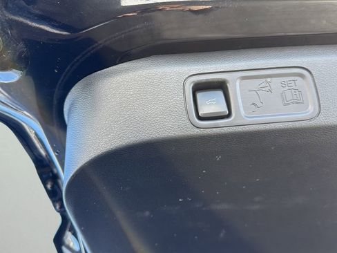 Used 2024 Ford Expedition Platinum image 22