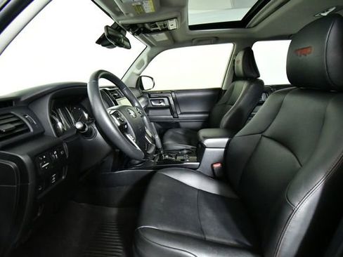 Used 2021 Toyota 4Runner Venture w/ Moonroof Package image 5