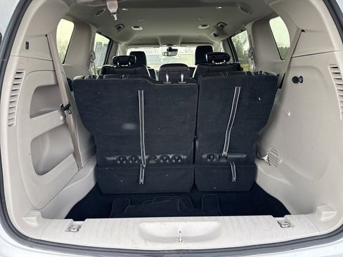 Used 2024 Chrysler Pacifica Touring-L image 20