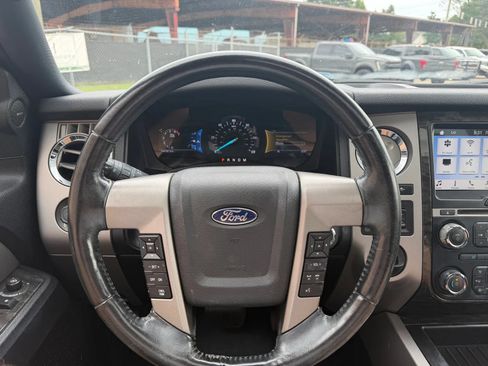 Used 2017 Ford Expedition Limited w/ Equipment Group 301A RWD image 26