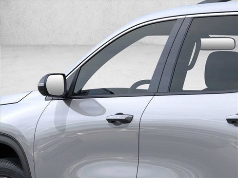 New 2026 Chevrolet Traverse LT w/ Sun and Wheel Package FWD image 12