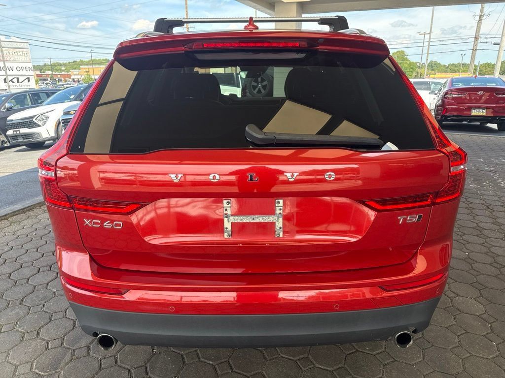 Used 2019 Volvo XC60 T5 Momentum w/ Multimedia Package AWD/4WD image 7