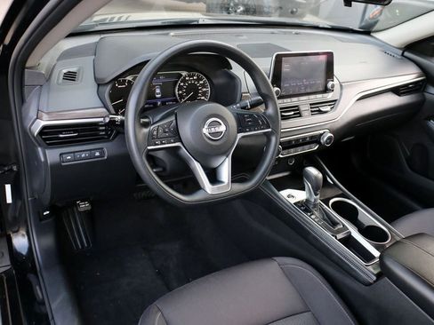 Used 2023 Nissan Altima 2.5 SV image 17