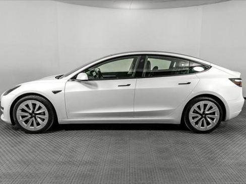 Used 2021 Tesla Model 3 Standard Range Plus image 3