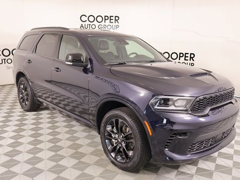 Used 2024 Dodge Durango GT image 1
