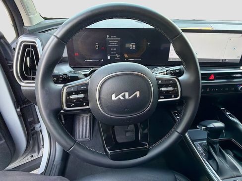 Used 2025 Kia Sorento EX AWD/4WD image 40