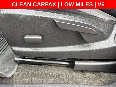 Used 2017 Chevrolet Colorado LT w/ LT Convenience Package RWD image 17