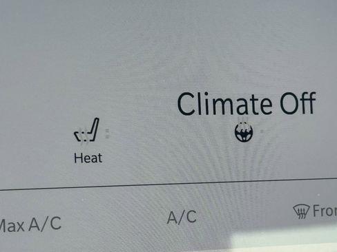 Used 2023 Chrysler Pacifica Touring-L image 13