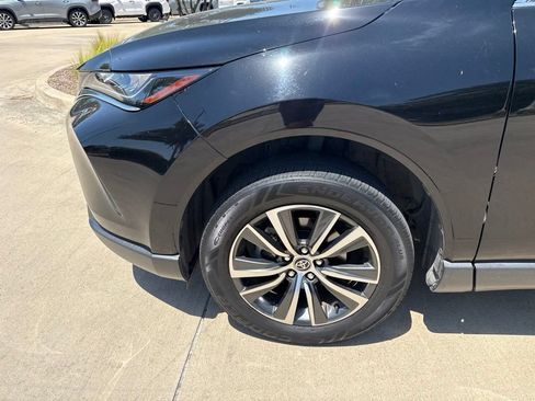 Used 2022 Toyota Venza LE AWD/4WD image 2