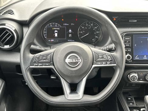 Used 2023 Nissan Kicks SV image 12
