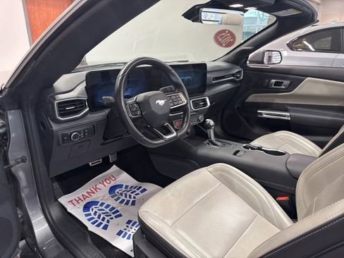 Used 2025 Ford Mustang Premium image 24