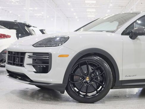 Used 2024 Porsche Cayenne Turbo GT AWD/4WD image 2