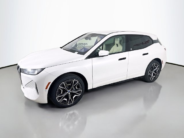 Used 2026 BMW iX xDrive45 AWD/4WD image 3