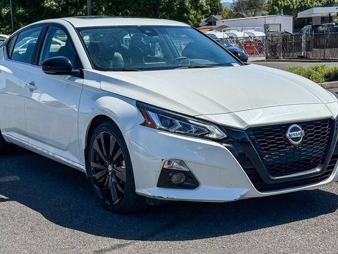 Used 2022 Nissan Altima 2.5 SR w/ Midnight Edition Package FWD image 5