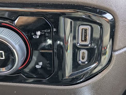 Used 2022 Chevrolet Silverado 1500 RST w/ Z71 Off-Road Package image 21