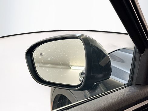 Used 2025 Mitsubishi Outlander SE image 16