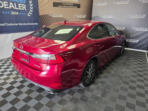 Used 2016 Lexus ES 350 w/ Luxury Package w/Wood Trim image 16