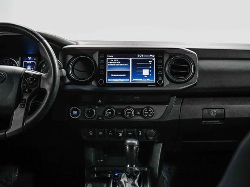 Certified 2020 Toyota Tacoma TRD Off-Road w/ Technology Package AWD/4WD image 14