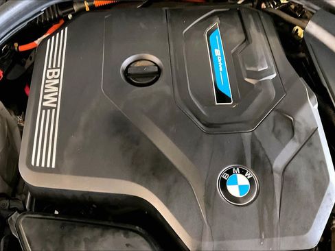 Used 2023 BMW 530e w/ M Sport Package RWD image 29