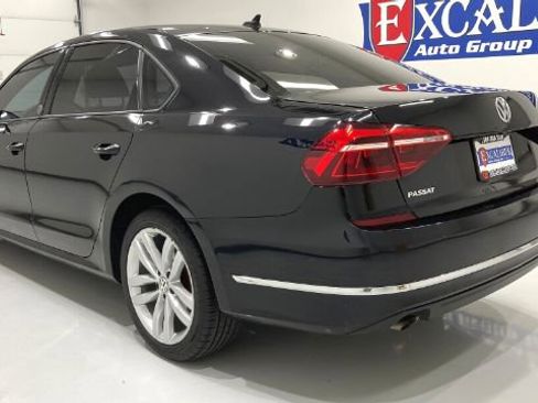 Used 2019 Volkswagen Passat 2.0T Wolfsburg image 15