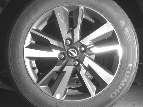 Used 2025 Nissan Versa SV image 14