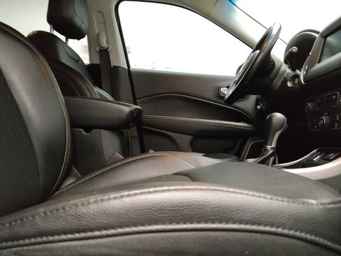 Used 2020 Jeep Compass Latitude FWD image 21