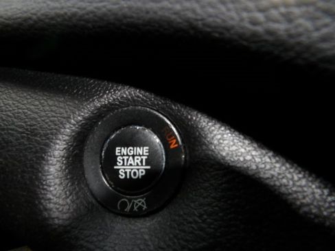 Used 2019 Jeep Cherokee Latitude Plus w/ Comfort/Convenience Group image 38