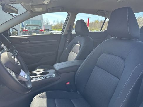 Certified 2025 Nissan Altima 2.5 SV image 11