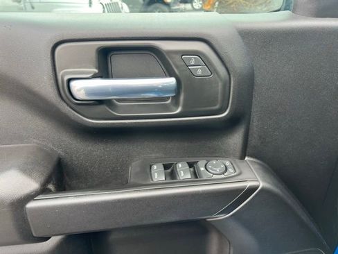 Used 2023 Chevrolet Silverado 1500 Custom image 6