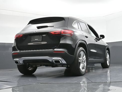 Certified 2021 Mercedes-Benz GLA 250 4MATIC image 28