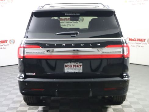 Used 2018 Lincoln Navigator Reserve w/ Technology Package AWD/4WD image 8
