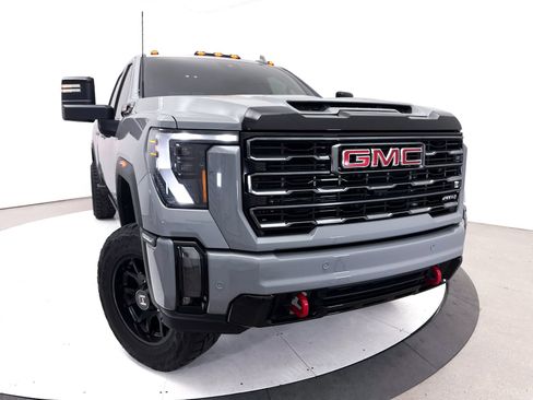 Used 2024 GMC Sierra 2500 AT4 w/ AT4 Premium Plus Package AWD/4WD image 10