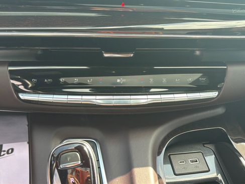 Used 2023 Cadillac Escalade ESV Sport Platinum w/ LPO, ONYX Package image 20