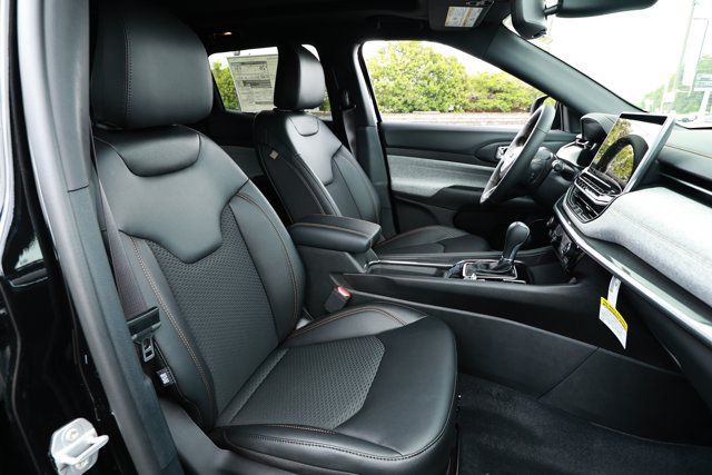New 2026 Jeep Compass Latitude AWD/4WD image 30