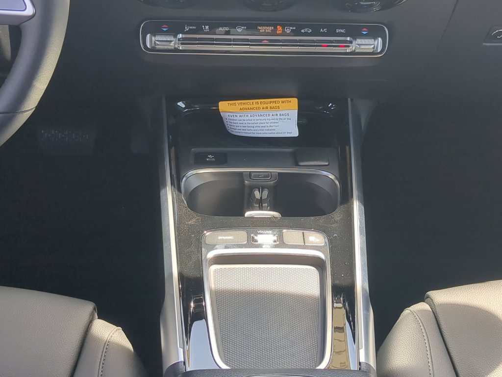 Used 2024 Mercedes-Benz GLB 250 4MATIC image 15