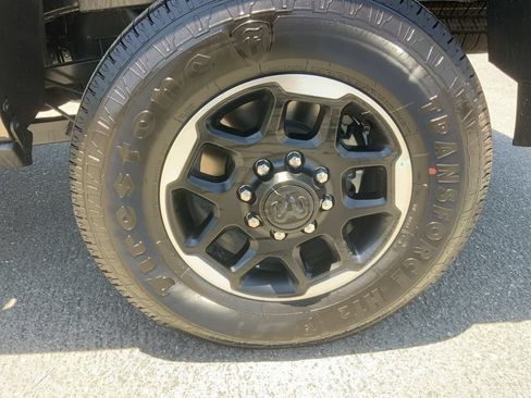 New 2025 RAM 2500 Laramie AWD/4WD image 13