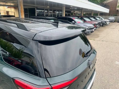 Certified 2024 Nissan Pathfinder Platinum w/ Black Appearance Package AWD/4WD image 35