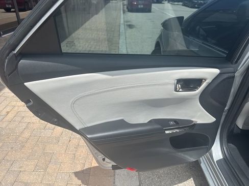 Used 2018 Toyota Avalon XLE Premium FWD image 25