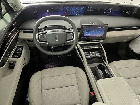Used 2026 Lincoln Nautilus Reserve AWD/4WD image 10