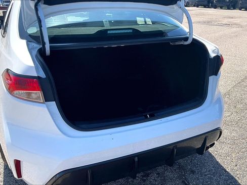 Used 2025 Toyota Corolla SE FWD image 19