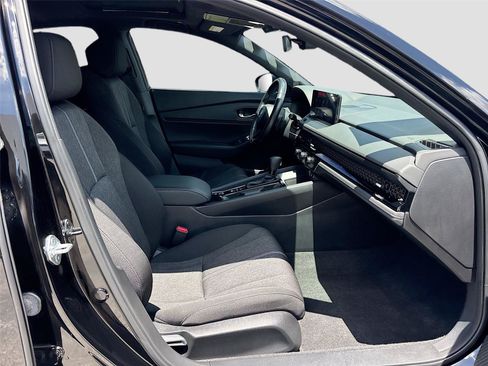 Used 2023 Honda Accord Sport image 30